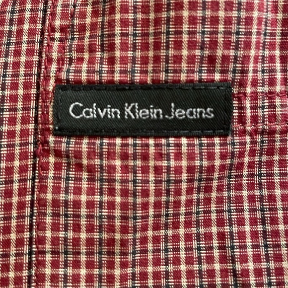 CK Mens button up plaid maroon short sleeve shirt. No call outs smoke free home. - Picture 3 of 7